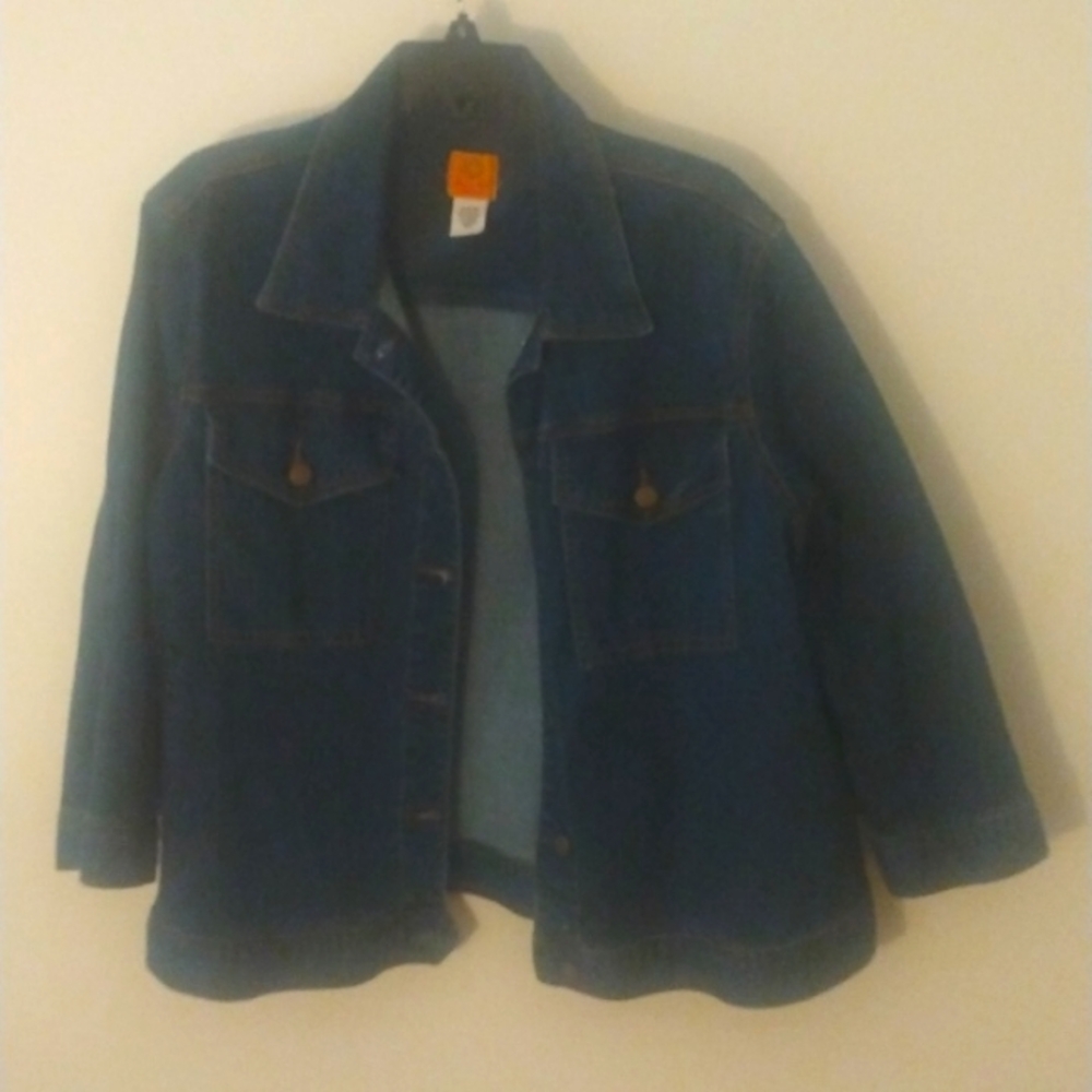 Great Denim jacket. 3/4 sleeve brand is Red Ruby woman.